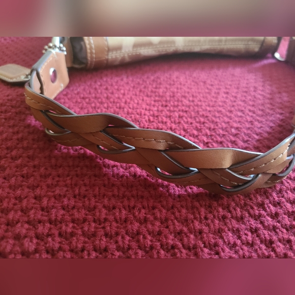 COACH HAND BAG LIKE NEW - Picture 2 of 11